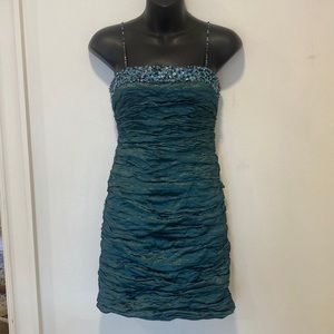 BCBGMAXAZRIA Evening Dress green with sequins & beads Size Small